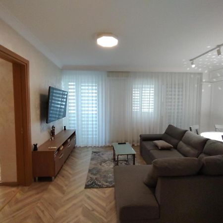 Decebal Premium Confort Craiova Extérieur photo